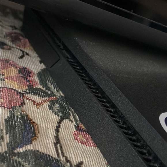 PlayStation 4 Slim - Picture 2 of 7